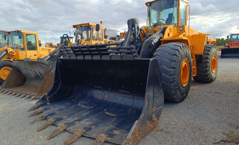 VOLVO L220E