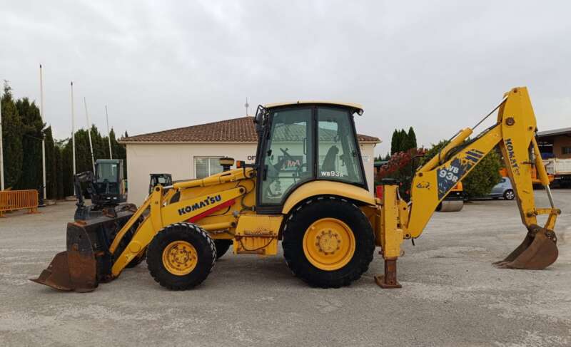 KOMATSU WB93R-2